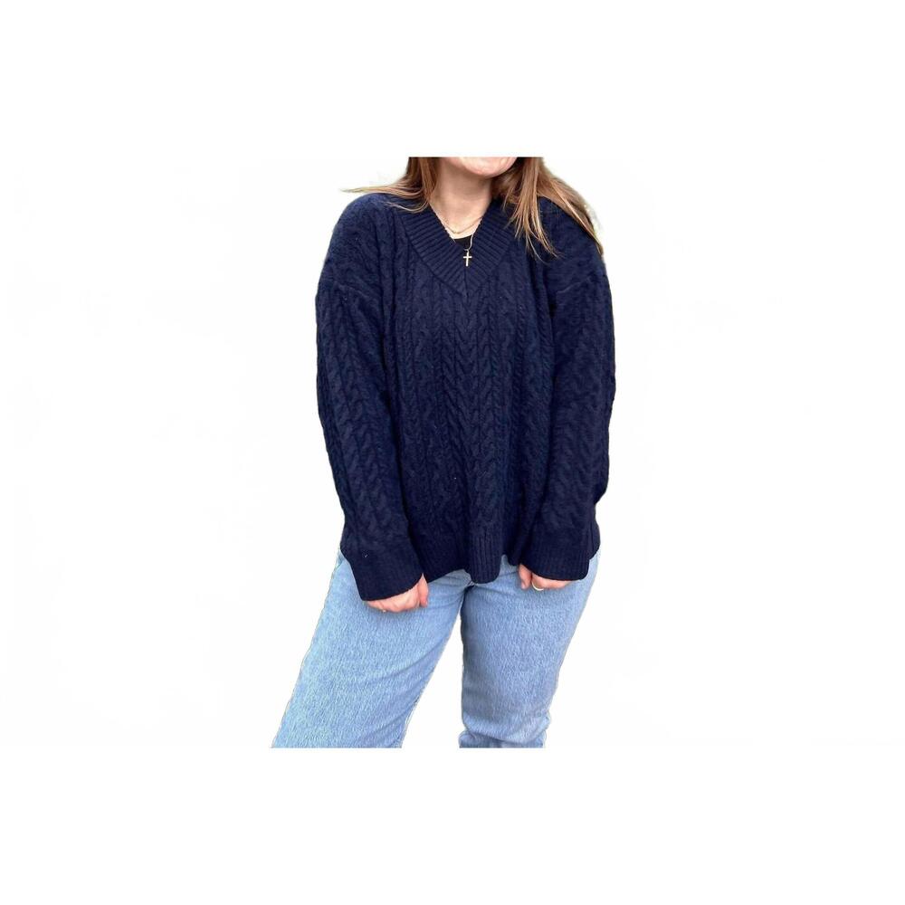 NEW BUTTERMELON v-neck oversized sweater in navy